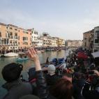 5c8b82fe200000450470f276