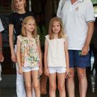 Con sus padres y su hermana en el Club Na&uacute;tico de Mallorca.