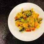 Con brécol, zanahoria y varios tipos de pimientos. Mira en Cookpad la recta.