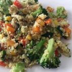 Se prepara en 20 minutos y con tanto color anima cualquier comida de oficina. Aquí puedes ver cómo prepararlo.