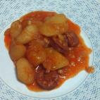 "Originaria de La Rioja y Álava, es una receta muy sencilla, pero con un intenso sabor. Básicamente un guiso de patatas con chorizo", dice su autor. Consulta aquí la receta.