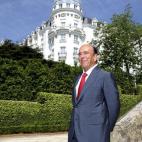 5c8b2d51240000f404a44756