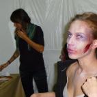 Las lentillas, aunque no son indispensables, ayudan bastante a dar un aspecto más inquietante.