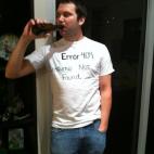 Camiseta blanca y creatividad. Al menos así cumples con lo de "ir disfrazado".