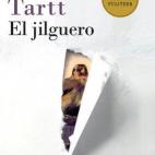 Si quieres estar en vilo todo el verano. Este libro no llega a las mesas de novedades, llega a un estado más importante: el bolsillo. Más asequible y manejable, no se puede dejar de lado, teniendo en cuenta que hacía mucho tiempo que un solo...