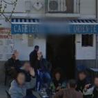 Orien-Te es una tetería situada en la plaza del Triunfo de Granada.