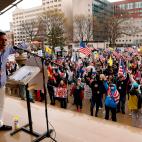 5eabe7bb220000fc0d827fb9