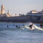 Surfistas en C&aacute;diz