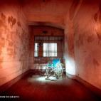 5c8b1181240000f404a403c7