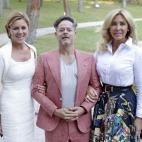 5c8a3df6240000f404a2d318