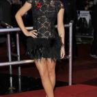 Zur Premiere von "Harry Potter und die Heiligtümer des Todes - Teil 1" kam Emma Watson ganz in Schwarz und präsentierte ihre neue Frisur.