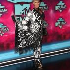 5c8b106022000051001a3247