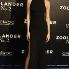 5c8aa5da240000f404a3685b