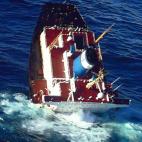 Durante varios días se intentó alejar al buque de la costa gallega antes de que se partiera.