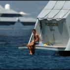 Navegando en el barco Fortuna por aguas de Baleares en 2003.
