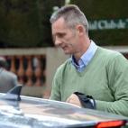 Saliendo del Real Club de Tenis de Barcelona en 2013.