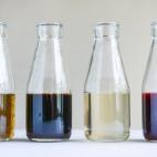 Es el mejor modo de endulzar tu café. El azúcar normal no se disuelve tan bien en las bebidas frías. Hasta puedes darle un toque mejor todavía y darle sabor a tu sirope.