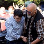 José Luis Abet Lafuente, el autor confeso del triple asesinato de su expareja, su exsuegra y su excuñada, a su llegada este martes al juzgado número 2 de primera instancia de Caldas de Reis (Pontevedra), escoltado por seis agentes de la Unida...