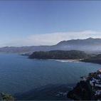 Dónde está: en Lastres, Asturias, población conocida por la serie de televisión Doctor Mateo. Hacia dónde mira: San Roque capitanea la naturaleza de la costa, así como los relieves de la montaña que custodian la playa. Inmejorables vista...
