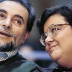 Julio Anguita y Cristina Almeida en 1996.