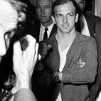 5c8b1e2e240000f7054ce3de