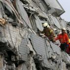 5c8aa5f6250000bd0581788a