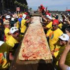 5c8a5601230000d50422fa03