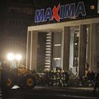 5c8b28dc240000f404a43e64