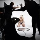 5c8a44e3360000a61b6b407f