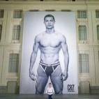 5c8a44e3360000a61b6b4081