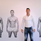 5c8a44e3250000580680eb44