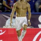 5c8a44e52500000d04c8d126