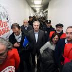 5c8a40d62400000a05a2d622