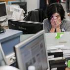 5c8a40d8240000f404a2d626