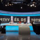 5c8a40d9250000e203c8cbf5