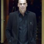 5c8a7a122500005206813030