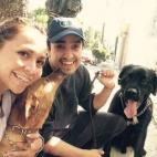 "Amo a mis perros porque ellos hacen que seamos una familia completa. A Kenai lo amamos porque llegó en el momento que más necesitamos ese complemento, y a Takito, porque es el vivo ejemplo del agradecimiento de los perros adoptados".