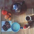 "A los italianos les gusta el dulce", reconoce Chiara Piotto. "El típico desayuno incluye leche y galletas. Los adultos añaden café a la ecuación. Algunos prefieren un expreso solo y otros, con leche. Cuando desayunamos fuera, normalmente to...