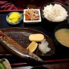 Kosuke Takahashi admite que "es difícil decidir cuál es el desayuno japonés típico, porque difiere mucho entre generaciones. Las personas mayores prefieren el tradicional, que incluye arroz, sopa miso, pescado cocido, verduras en escabeche y...