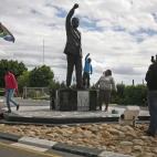 Incluso una de las prisiones donde estuvo preso cuenta con una representación de Mandela. El penal de Victor Verser recuerda al famoso reo de esta manera.