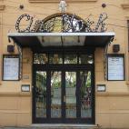 Inaugurados en 1910, se convirtieron en uno de los centros principales de ocio social del distrito argentino Vicente López. Años después de su apertura, fueron cerrados por motivos económicos hasta que, en una buena época, reabrió sus puer...