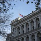 Banderas a media asta también en Londres