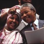 La pareja cuando Nelson Mandela abandonó la cárcel.