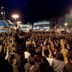 5c8b77ee200000430470d751