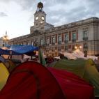 5c8b77ee360000c81a6d2970