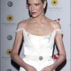 5c8b6e57200000450470be4e