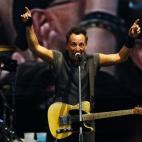 5c8b7b33230000dd0424d80f