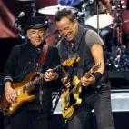 5c8b7b34200000450470df28