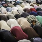 5c8b5d7a240000f7054d49ef