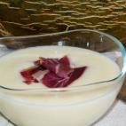 La sopa, en verano, se agradece fr&iacute;a. Para ello, nada mejor que hacerla a base de mel&oacute;n. Fresca, ligera y con jam&oacute;n.